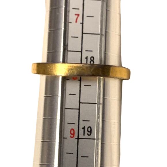 6 Womens Rings Gold and Silver Tones No Precious Metals or Stones Sizes 7 to 11 - Picture 16 of 16